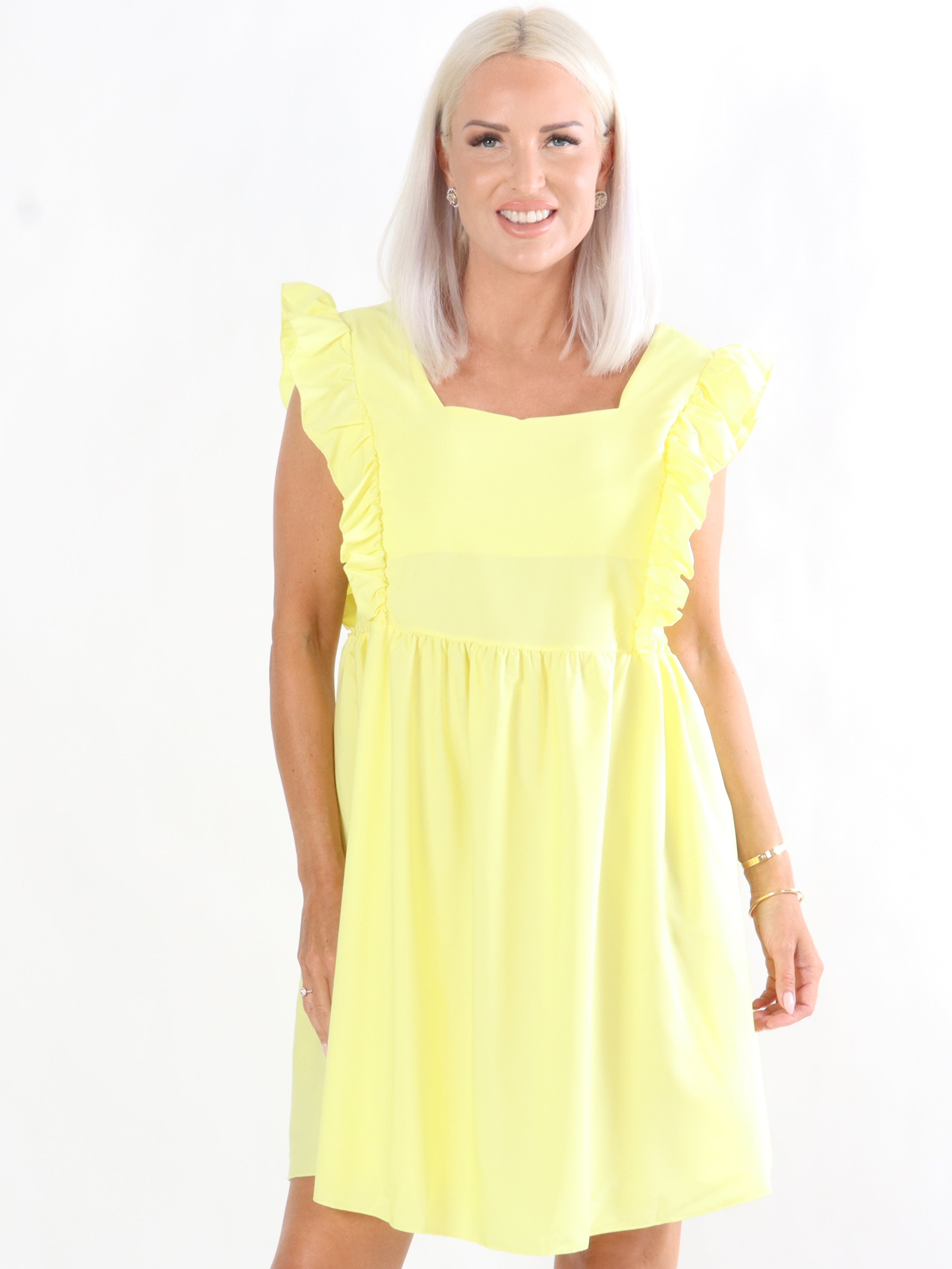 Ally - Kjole med smock og søde flæser